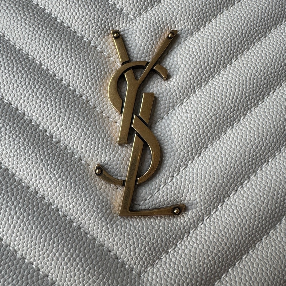 Saint Laurent White Chevron Quilted Crossbody Bag - Picture 3 of 6